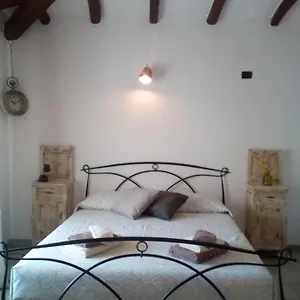 Entula 'e Mari Bed&brakfast Couette-café
